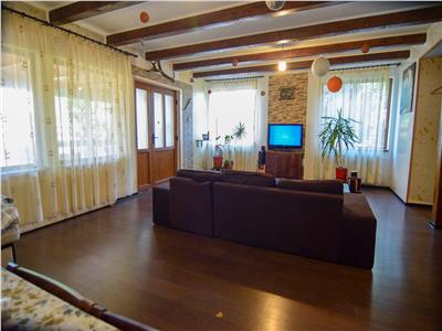 Casa Vila 5 camere sit. intre cartierul Dr Carnabel si Unirea Odobesti