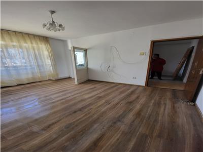 Garsoniera etaj 1 din 4 zona Finante