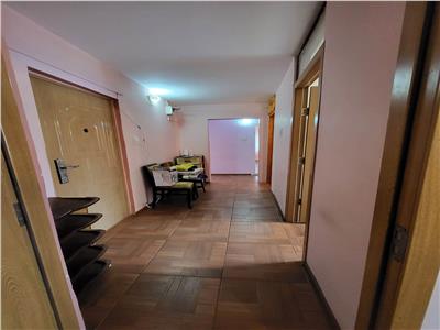 Apartament 4 Camere. Decomandat. etaj 3 din 3