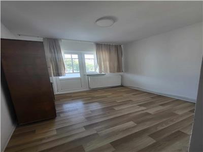 Apartament 4 Camere. Decomandat. etaj 3 din 3